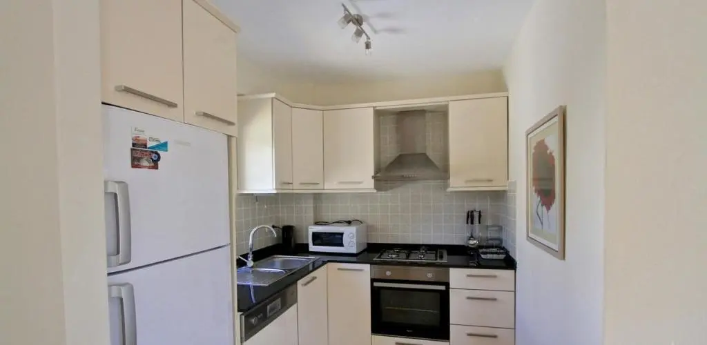 Fitted kitchen